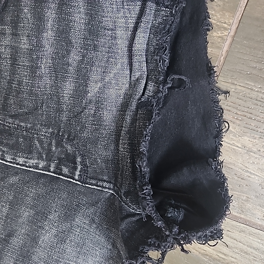 Lucky Brand Shorts Sz 10 Distressed Black - Picture 2 of 5